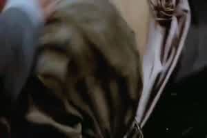 日本老电影强奸戏码  背景图片