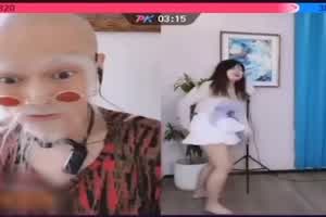 门事件 抖音林子大 PK跟做动作奶子甩出来  背景图片