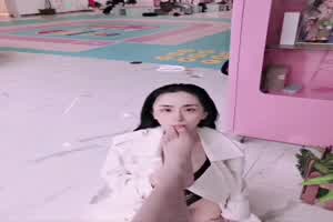 西安大表姊 小奶狗操逼还不够回家在玩个炮机  完整版  背景图片