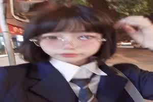 反差学生妹骚母狗宿舍居家自拍合集  背景图片