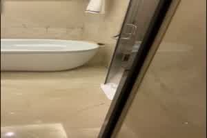 约炮护士小姐姐跟兄弟共享一个  背景图片