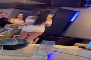 【KTV】选妃还得看苏杭 周末还有大学生 最新高清流出  背景图片