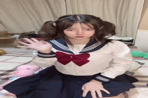 原创 微胖白虎萝莉掰开嫩穴自慰勾引  背景图片