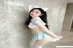 高颜值好身材长发超短裙自插肛塞  背景图片