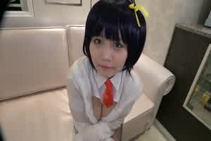 童颜巨乳！六花被勇太忽悠穿上了网袜就能开启邪王真眼，然后才发现被开启的却是自己的小雏穴?  背景图片