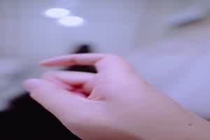 黑天使漏出自拍  背景图片