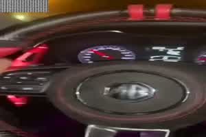 10分钟开始 骚逼想出去钓凯子 结果被灌醉丢在停车场轮奸  背景图片