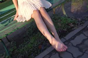 原创 樱花小猫 女友逛公园回家后逼痒，直接后入中出喂饱她  背景图片