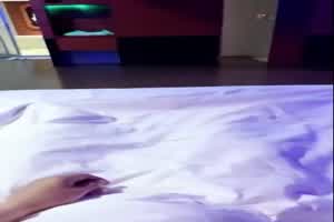 36D大奶美眉吃鸡 粉鲍啪啪  背景图片