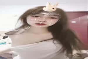 抖音快手被封禁视频美女博主大胆露出  背景图片