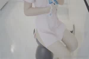 饥渴护士  背景图片