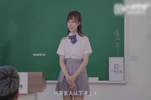 天美传媒 教室强干纯情女高中生  背景图片