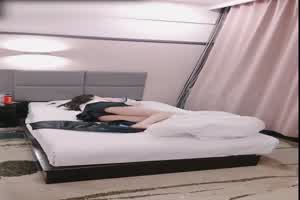 超级性奋！牵线认识了一个可爱的萌妹，直播直接操起来！  背景图片