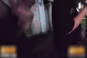 门事件 玩手机的人会帮你做很多事！帮街射大神打了飞机都没反应过来 笑死!  背景图片