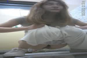 厕拍偷拍各类美女尿尿系列合集  背景图片