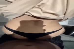 嫂子太骚了，忍不住爆操嫂子，只能对不起大哥了  背景图片