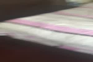 饥渴两夫妻带着娃直接开操  背景图片