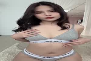 0人气模特高颜值露脸OF性爱私拍  背景图片