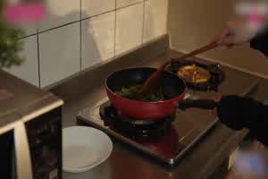 骚货人妻背德SEX 崩坏臣服牛郎巨根  背景图片