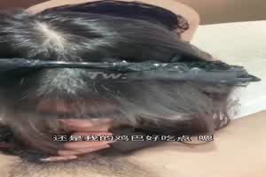 自购唐伯虎最新-让学妹穿着黑丝情趣，学妹说自己男友鸡巴很小，不想给他操，主动配合唐伯虎各种姿势内射！  背景图片