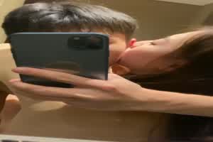 酒店卫生间热吻爆操  背景图片