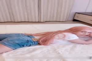 粉色洋妞肏完菊花马上口交  背景图片