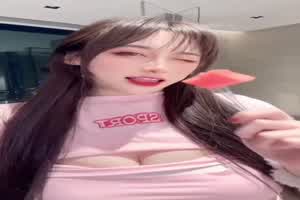 极品爆乳小姐姐跳舞吃西瓜好诱惑  背景图片