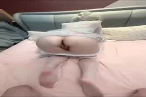 双阴道福利姬﹣这女的是很少见的双阴道，阴道 中间被隔开，身材特别好 cos 宁红夜，简直就 是极品啊  背景图片