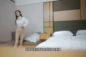 【从没见过这种要求，那就用大鸡巴干死她】后入这么激烈惨遭大鸡巴蹂躏，看他表情，操到面目狰狞，爽死了  背景图片