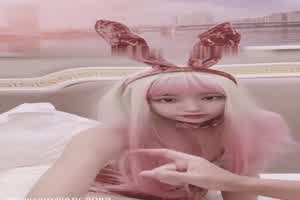 不见星空最新 淫荡小兔兔 二  背景图片