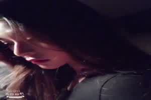 约个嫩模外野车震  背景图片