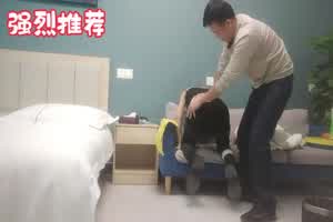 粉丝强烈要求返场，极品00后大学生，乖巧可爱，弱小的身体被无情蹂虐，扛不住这样操，大喊：受不了  背景图片