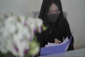 原创 桥本香菜 老板的私人玩物  背景图片