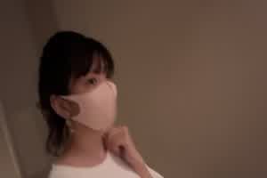 皮肤白皙的媚黑婊被黑鬼猛怼，逼都要被操烂了。 黑白配视觉冲击力极强。  背景图片