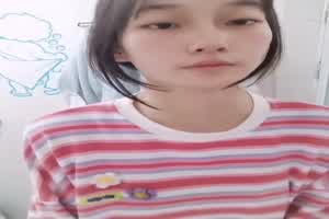 身材大学美女吐舌反差自慰  背景图片