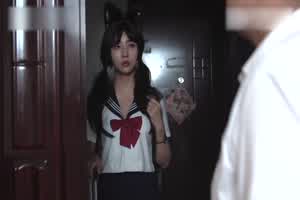 天美 沙美辰 巨乳少妇成了我的室友  背景图片