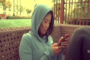 p站网红lonleymeow 与晨跑时认识的男子成为性伴侣  背景图片