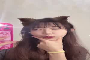 主人调教出来的小母狗身上写满淫欲  背景图片