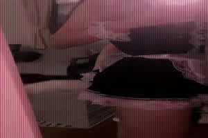 漂亮妹子被渣男流出性爱视频  背景图片