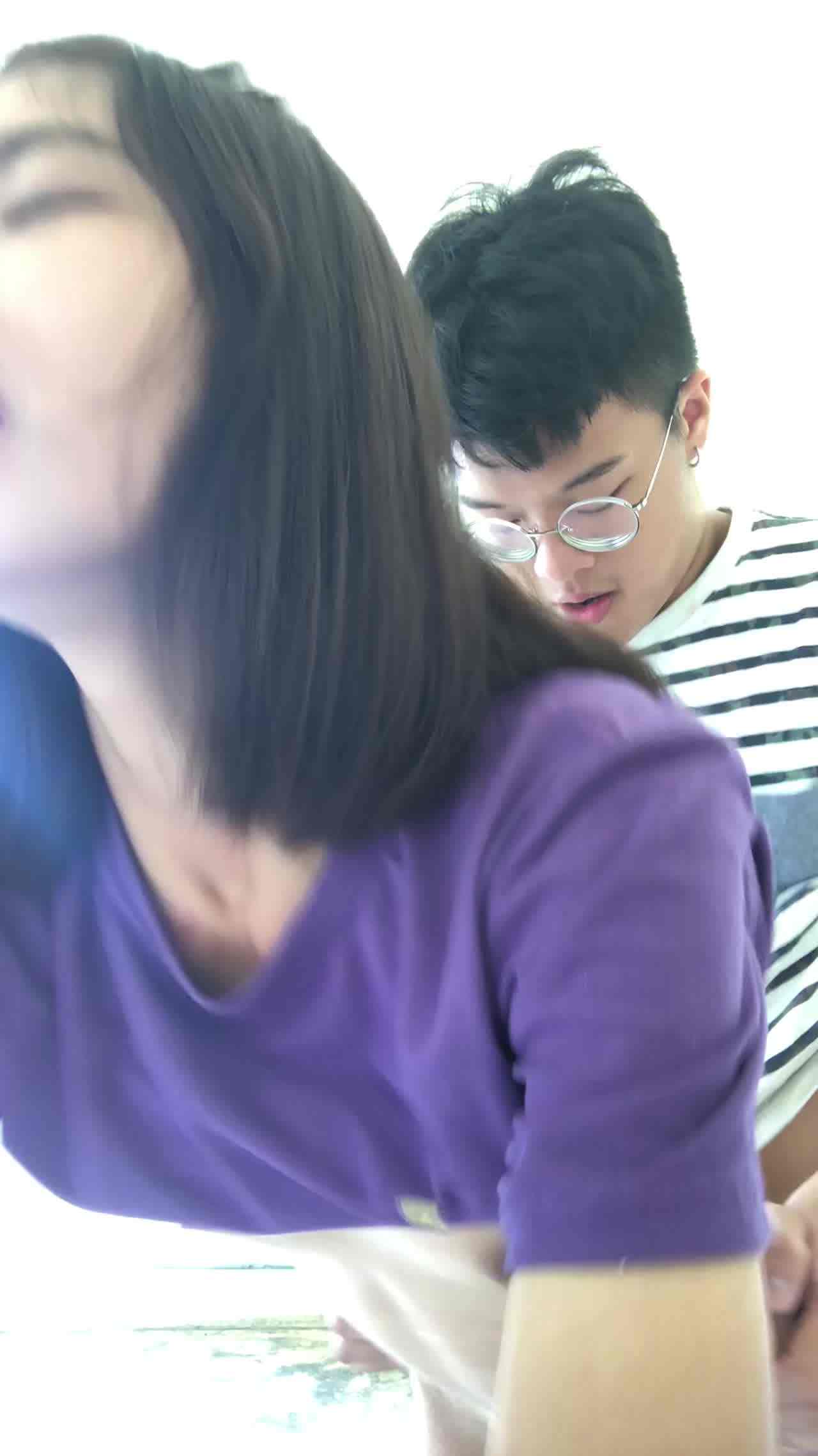  狠操可爱嘟嘴妹 排骨都快被操断了 的剧照9