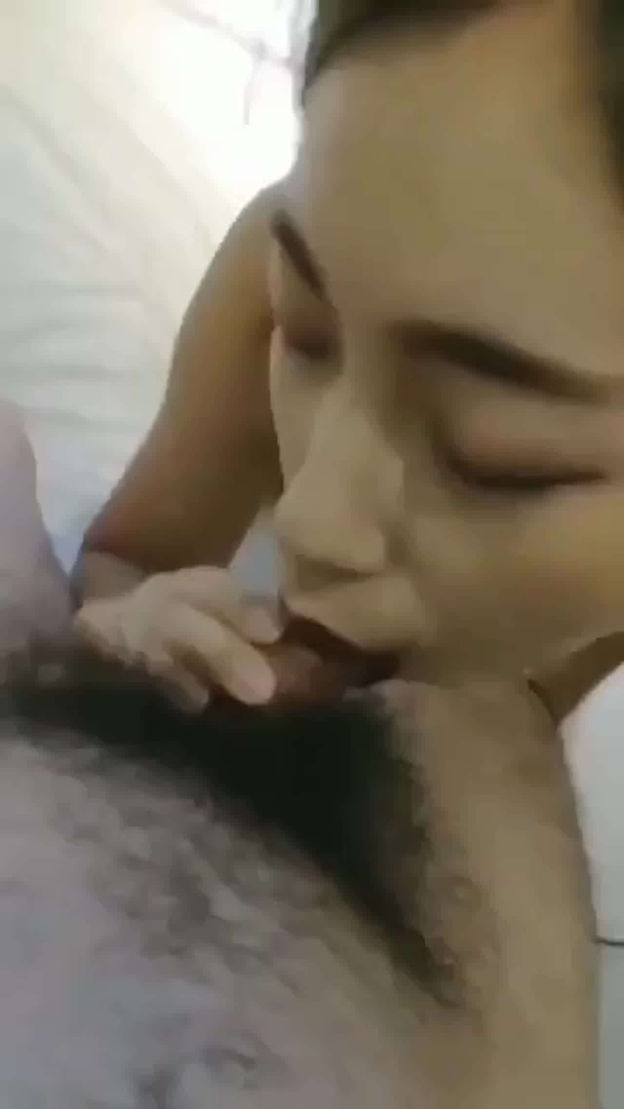  尝尝我的鸡巴吧······· 的剧照5