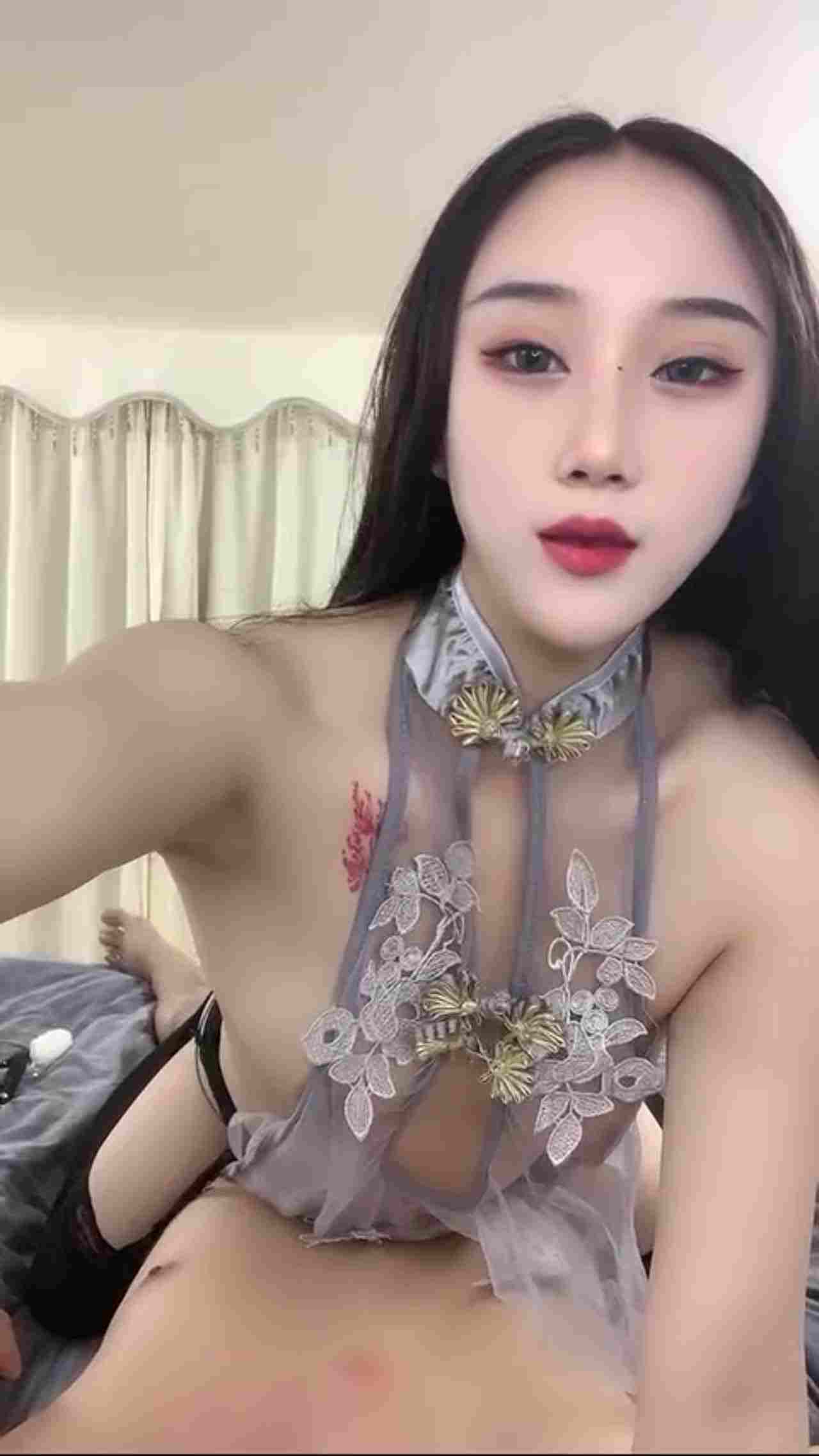  灰丝国风高挑模特极品女神 的剧照3