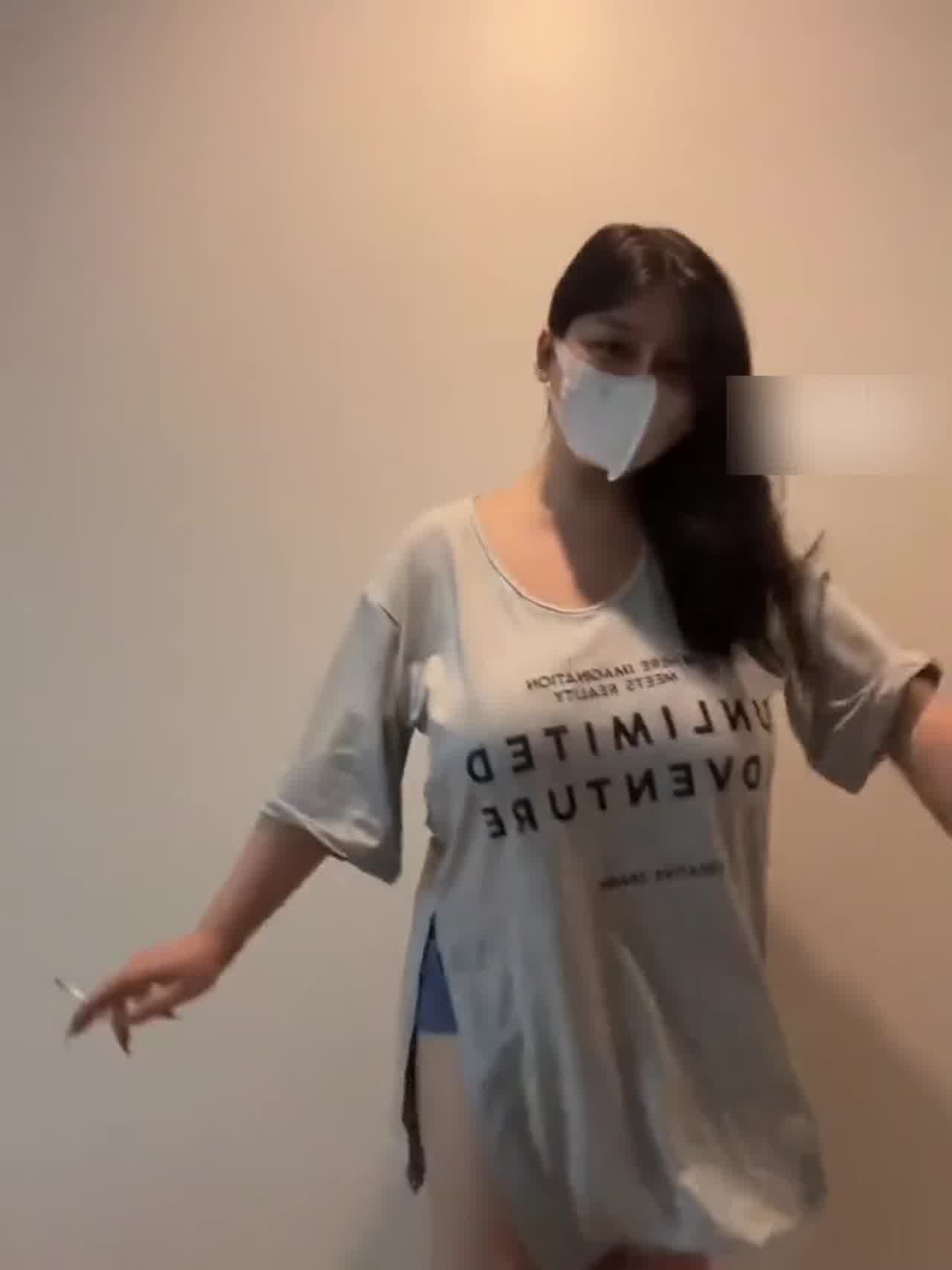  快跟着我一起开心开心 的剧照1