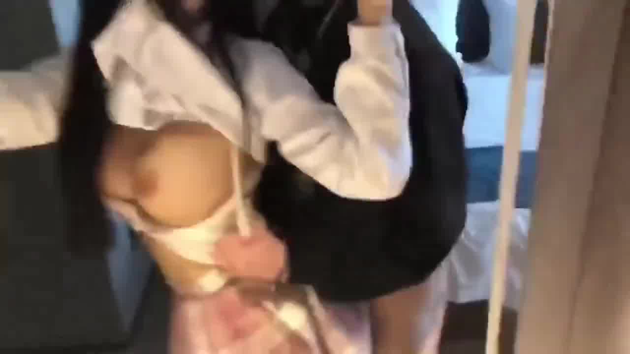  情侣酒店啪啪啪，骚货女友拿手机自拍 的剧照2