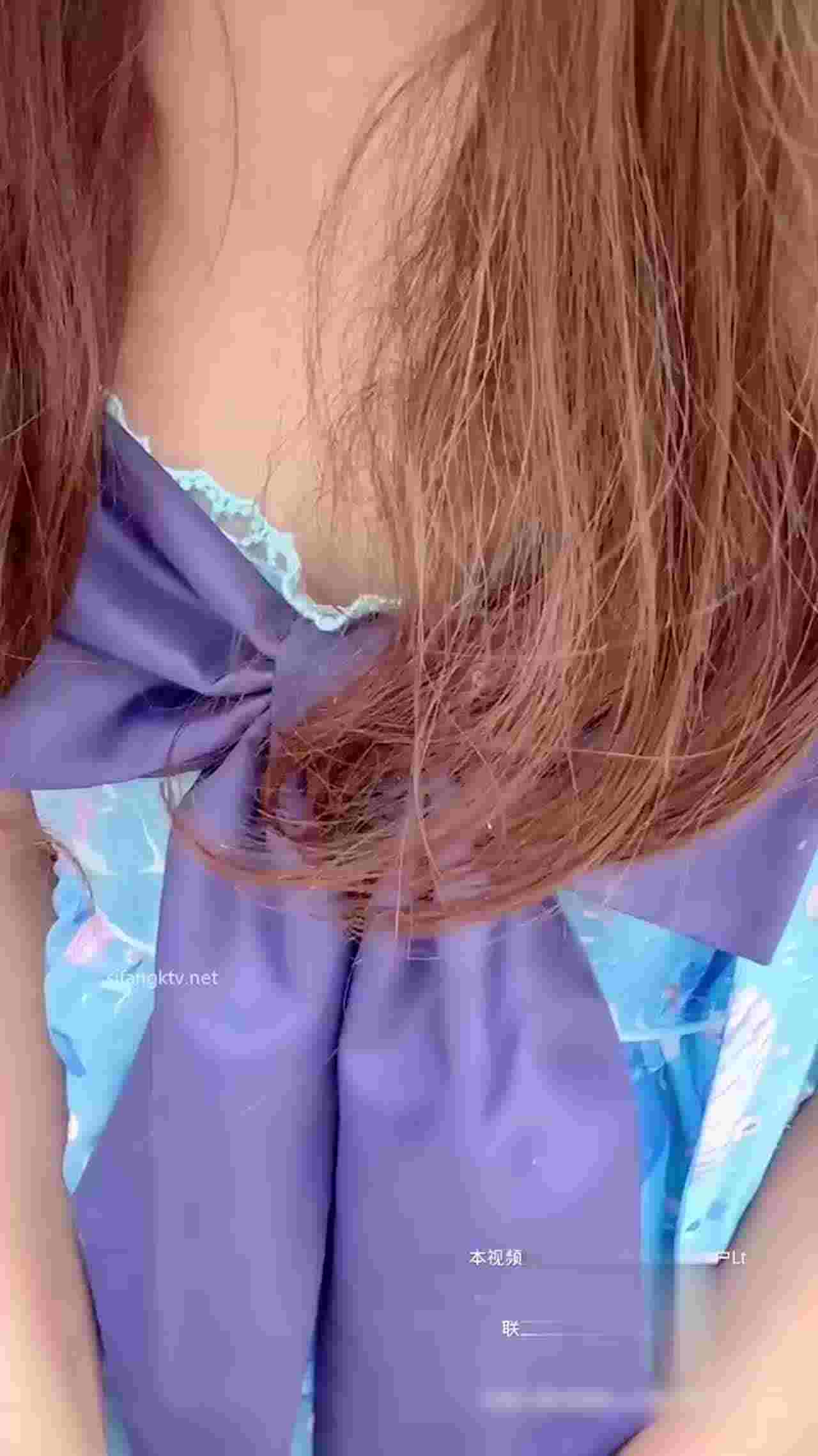  这小萝莉可真带劲，直接楼梯间给中出 的剧照4