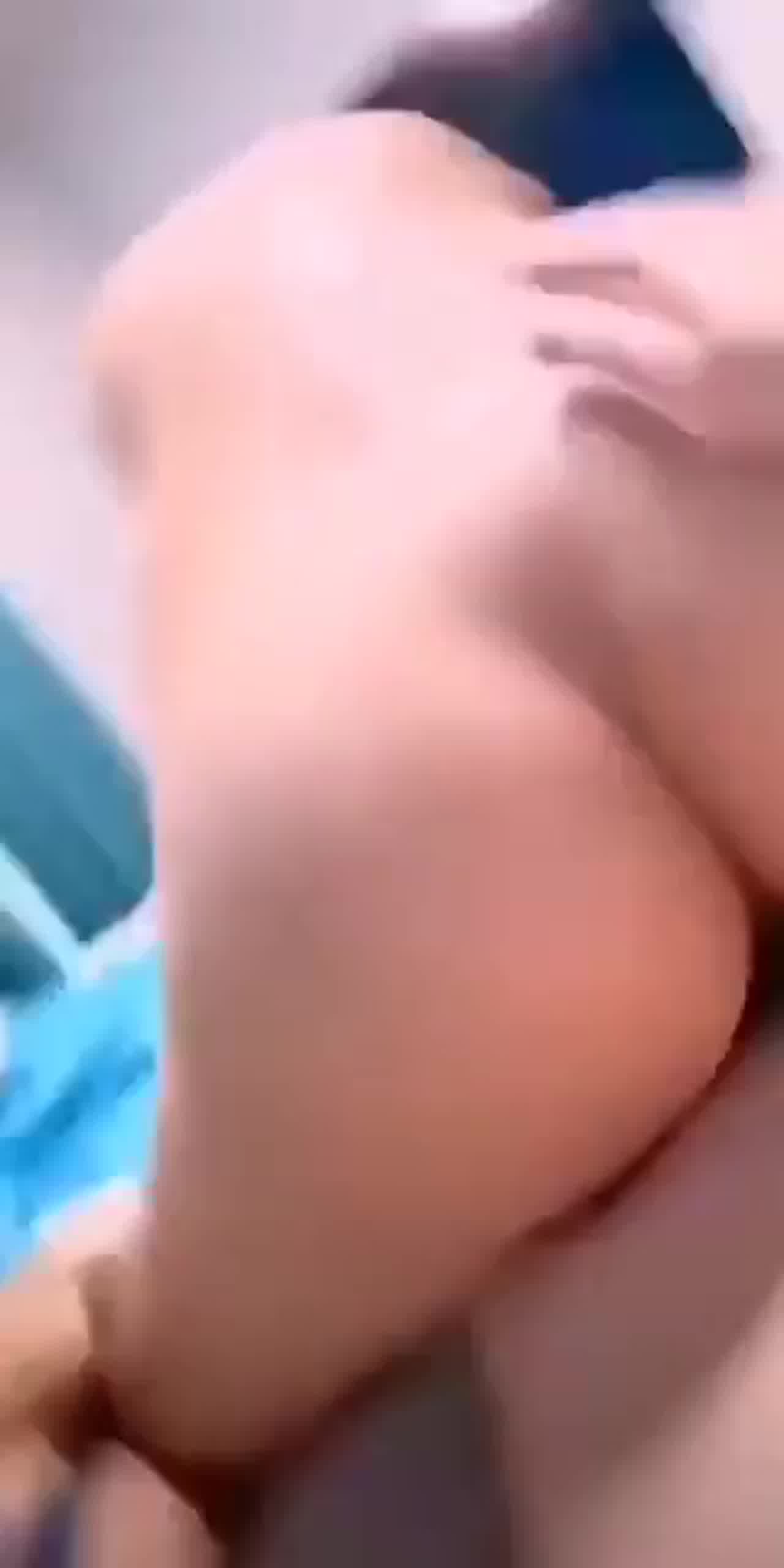  酒后的表妹很淫荡！ 的剧照2