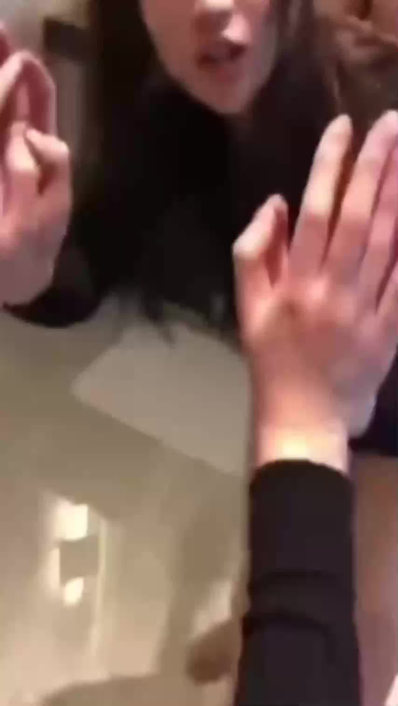  安徽宝马销售_史柯_为经理一职，被老板后入爆插，还自愿高潮喷水助兴 的剧照2