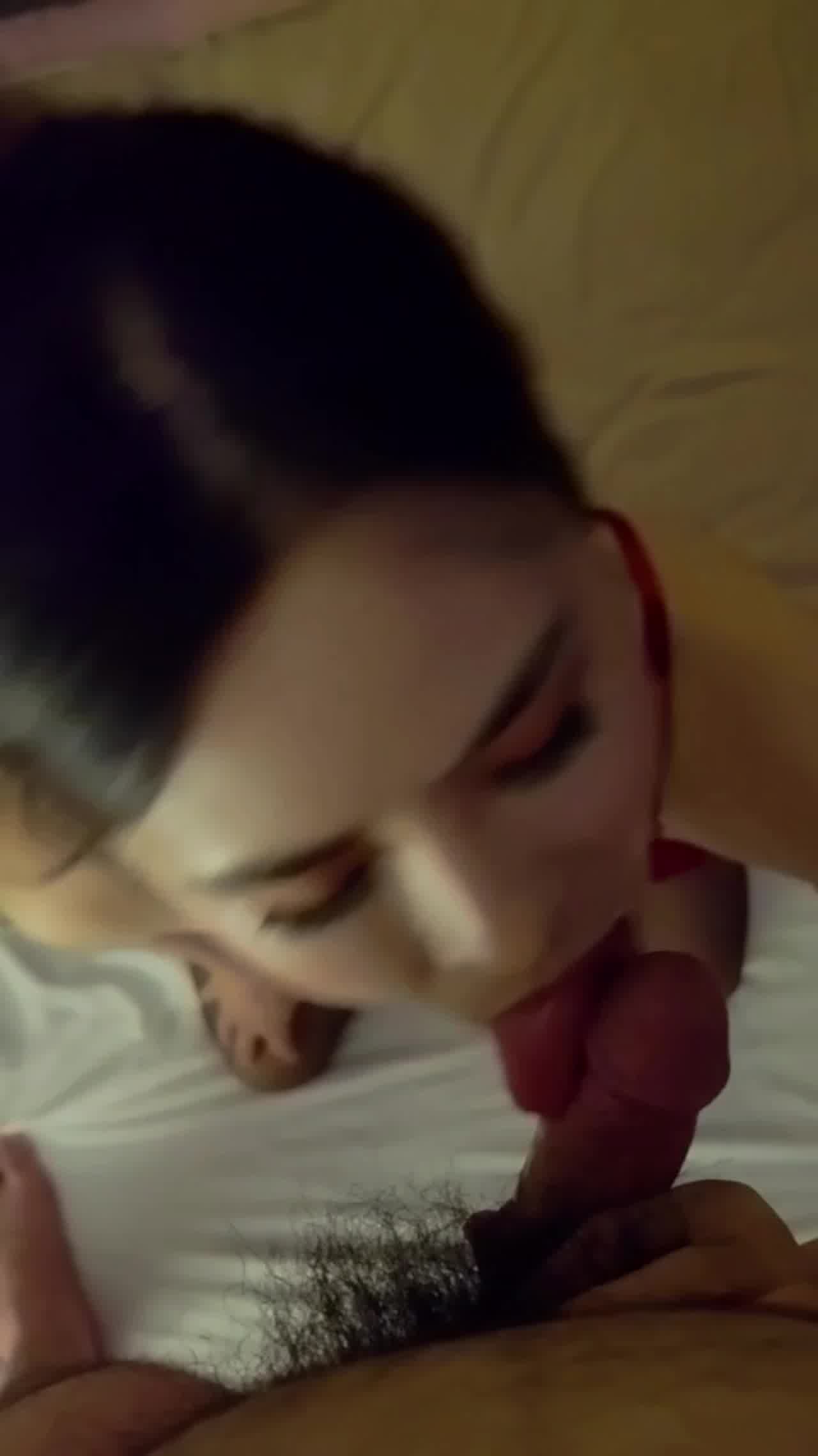  我家媳妇在我面前扭，受不了想干死她 的剧照6