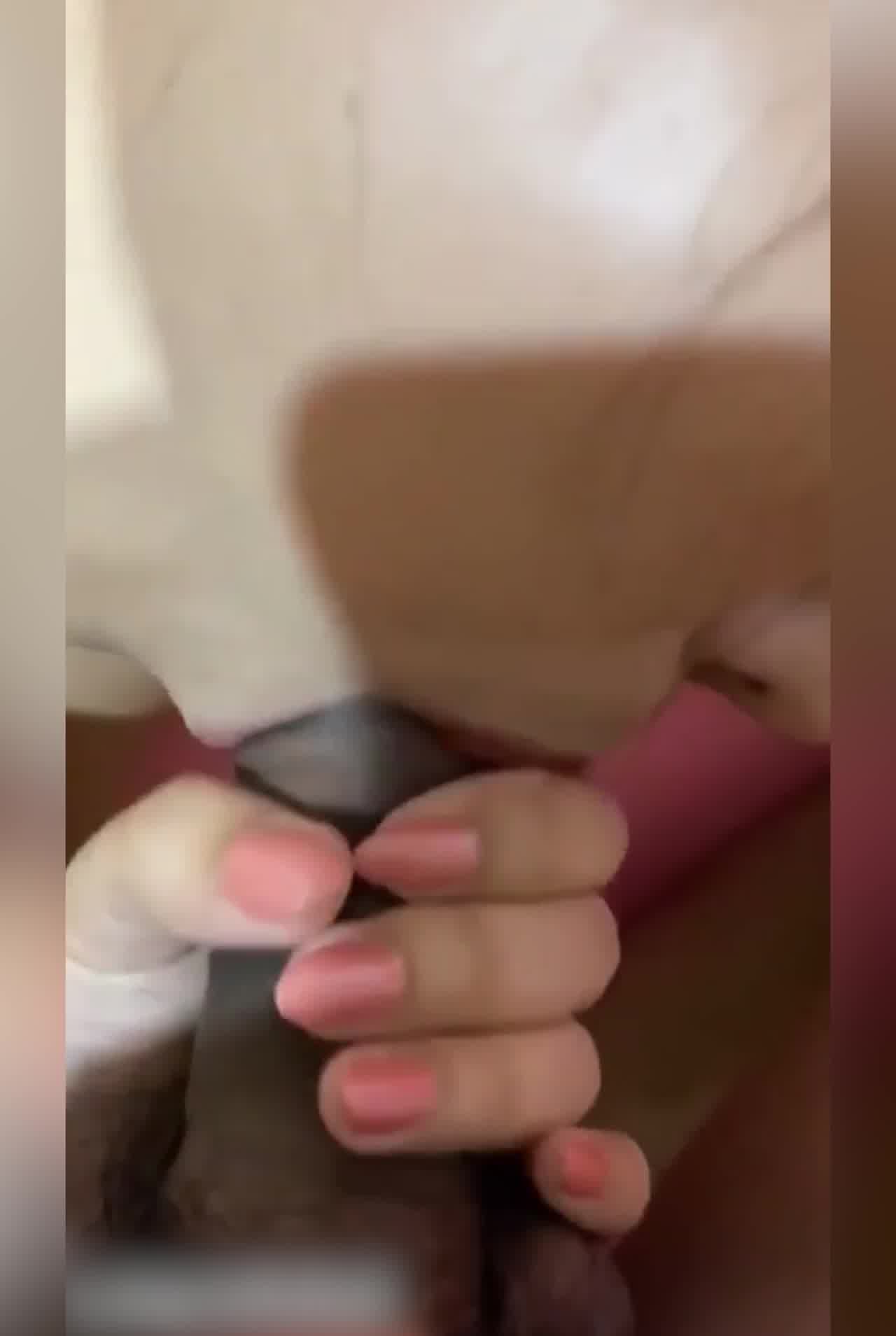  岭东科大漂亮妹妹和男友啪啪流出 的剧照1