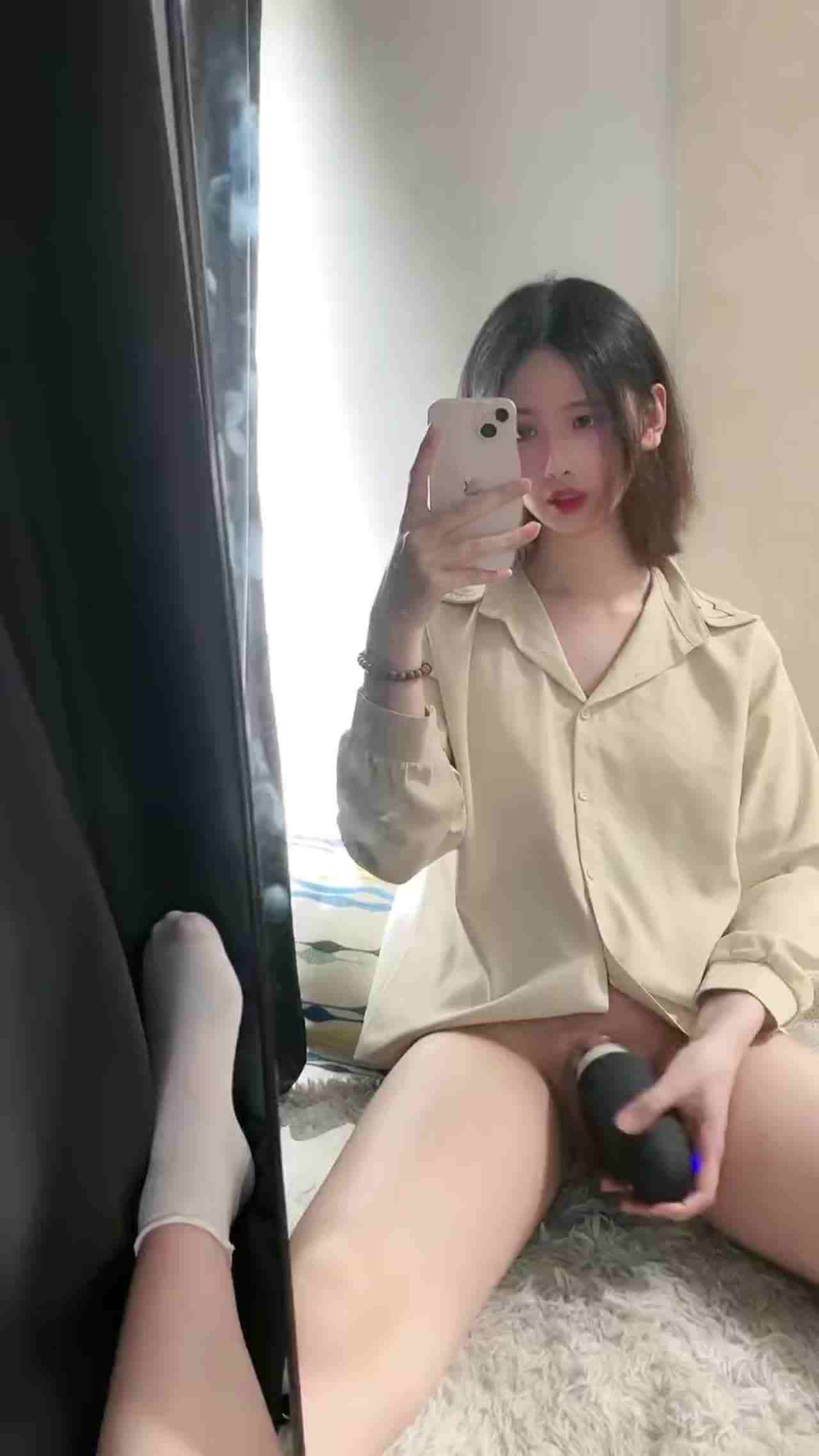  这仔细看可是个别致的小男娘 的剧照5